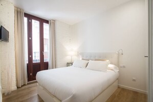 Classic Apartment, 1 Bedroom (R-11)