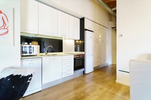 Deluxe Apartment, 3 Bedrooms (R-18) | Private kitchen | Espresso maker, electric kettle