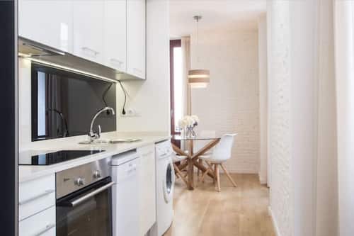 Classic Apartment, 1 Bedroom (R-11) | Private kitchen