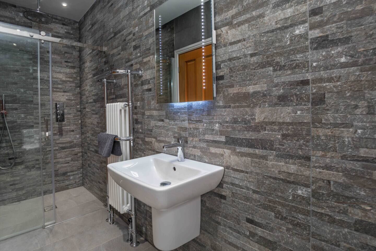 Bathtub, hair dryer, towels