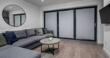 Newly Eextended 3 Bed Family Home Near Graves Park
