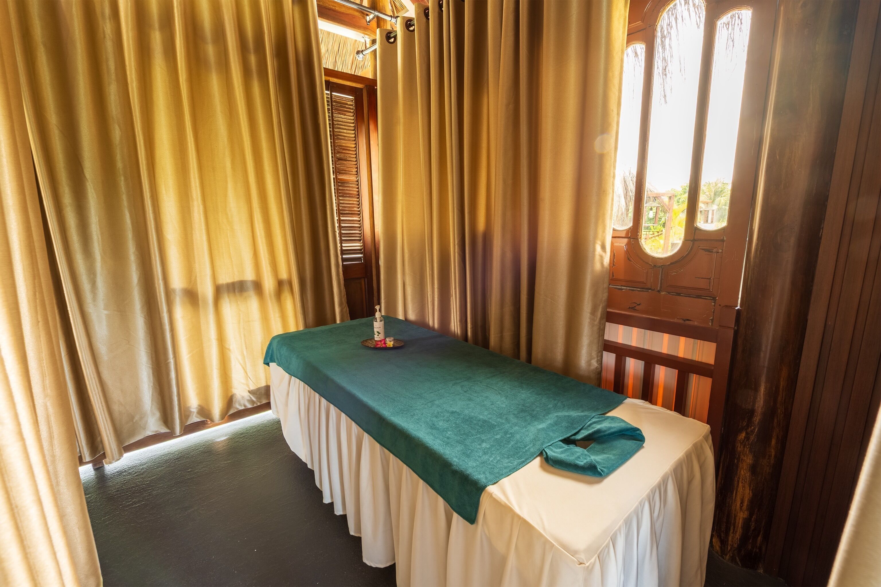 Hot stone massages, deep-tissue massages, Thai massages