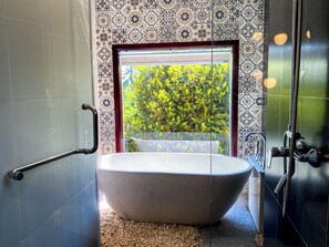 Rainfall showerhead, hair dryer, slippers, towels - ZEN RETREAT HOI AN (Hoi An Dong Ward)