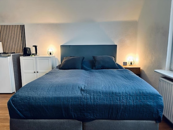 1 bedroom, soundproofing, iron/ironing board, WiFi
