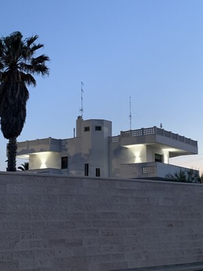 Exterior - Forget-me-nots Apt (Bari)