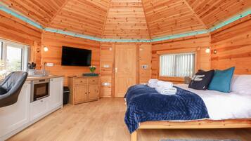 1 bedroom, individually decorated, individually furnished