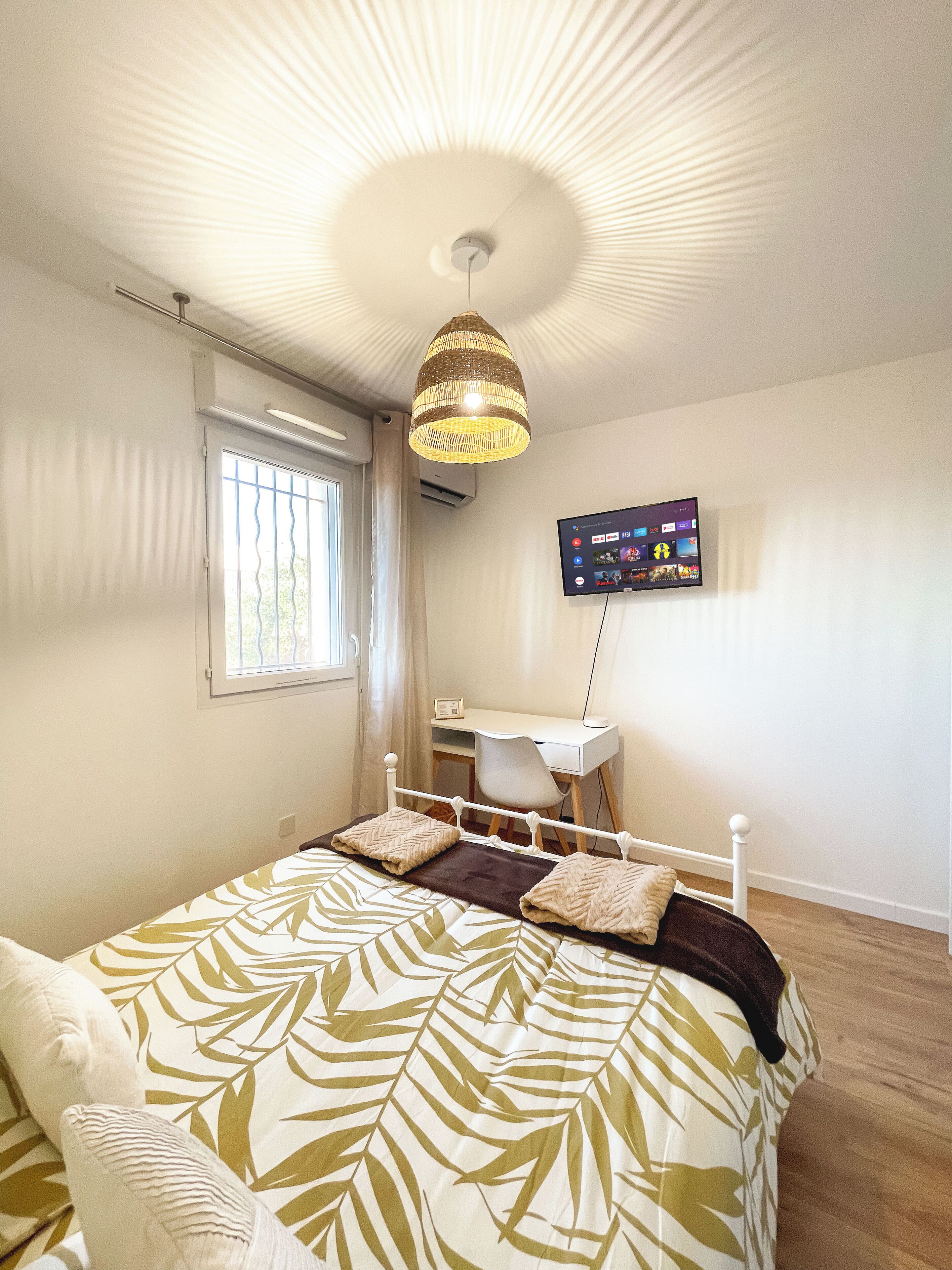 1 chambre, fer et planche à repasser, Wi-Fi, draps fournis