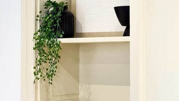 Decoration (4)
