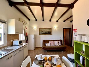 Fridge, microwave, oven, coffee/tea maker - TAVIRA VILA FORMOSA 4 WITH POOL by HOMING (Tavira)