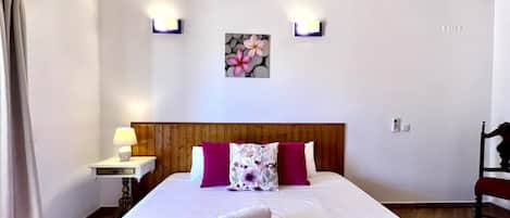 1 chambre, fer et planche à repasser, Wi-Fi gratuit, draps fournis