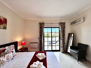 3 bedrooms, iron/ironing board, free WiFi, bed sheets - PÊRA BRIGHTNESS VILLA by HOMING (Pêra)