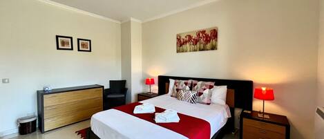 3 habitaciones, tabla de planchar con plancha y wifi gratis