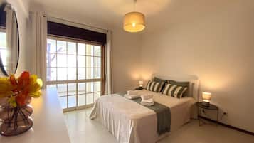 2 bedrooms, iron/ironing board, free WiFi, bed sheets