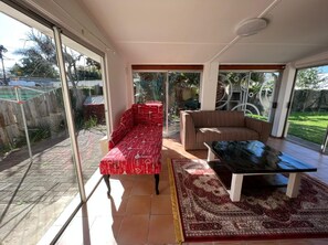Exclusive House | Terrace/patio - Safi Self-Catering Suites (East London)
