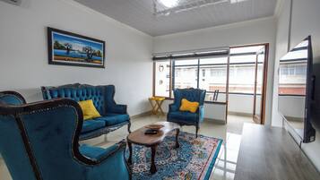 Luksushuoneisto | Oleskelualue | Älytelevisio, Netflix, suoratoistopalvelut