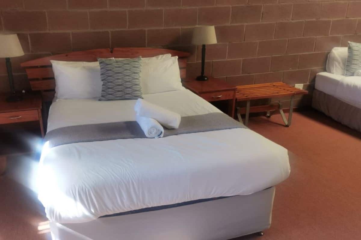 Quarto casal design | 3 quartos, roupas de cama premium, individualmente decorados