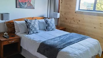 Deluxe Double Room | Premium bedding, individually decorated, desk, iron/ironing board