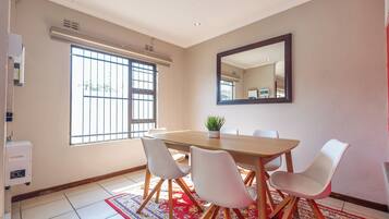 Exclusive-mökki | Oleskelualue | Älytelevisio, Netflix, suoratoistopalvelut