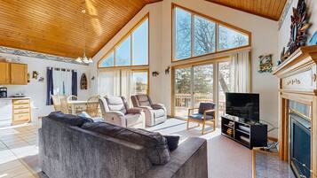 TV, fireplace, DVD player