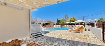 Sidari Beach Villa with private pool