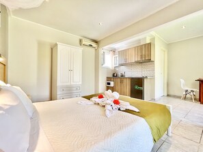 10 habitaciones, tabla de planchar con plancha y wifi gratis