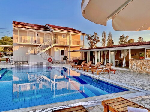 Sidari Beach Villa with private pool