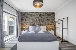 1 dormitori, un bressol de viatge, wifi gratuïta i roba de llit