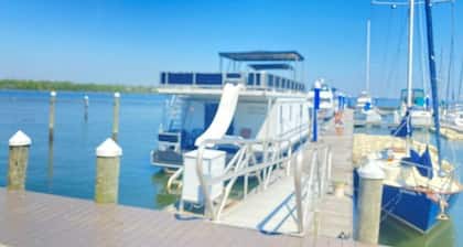 Fully Equipped Docked Houseboat at Log Pond Marina in Havre de Grace, MD.