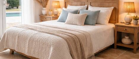 5 chambres, bureau, fer et planche Ă repasser, lit parapluie