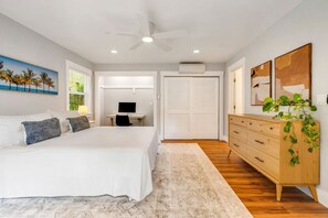 3 chambres, bureau, fer et planche à repasser, lit parapluie