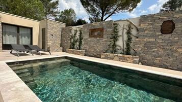 Piscine extérieure, piscine chauffée
