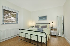 1 bedroom, iron/ironing board - St. Edwards Overlook - Walk to Sligo Town! (Sligo)