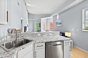 Interior - High Reviews! Updated Top Corner-Euro Village-Shops, Food & Bars-5 Min to Beach! (Palm Coast)