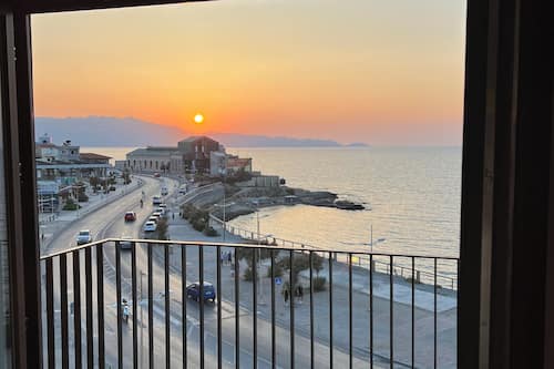 Habitación superior, vistas al mar | Caja fuerte, cortinas opacas, sistema de insonorización