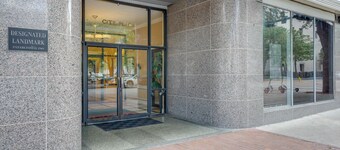 Downtown Jacksonville Studio w/ City Views!