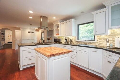 Unveiled Connection -Midtown Gem