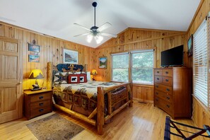 4 bedrooms, internet, bed sheets