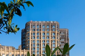 Exterior - Chongqing Tianfei Art Hotel (Olympic Sports Center Yuanjiagang Subway Station) (Chongqing)