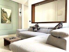 Design Penthouse | Living area | 43-inch Smart TV with cable channels - MyCity (Rabat)