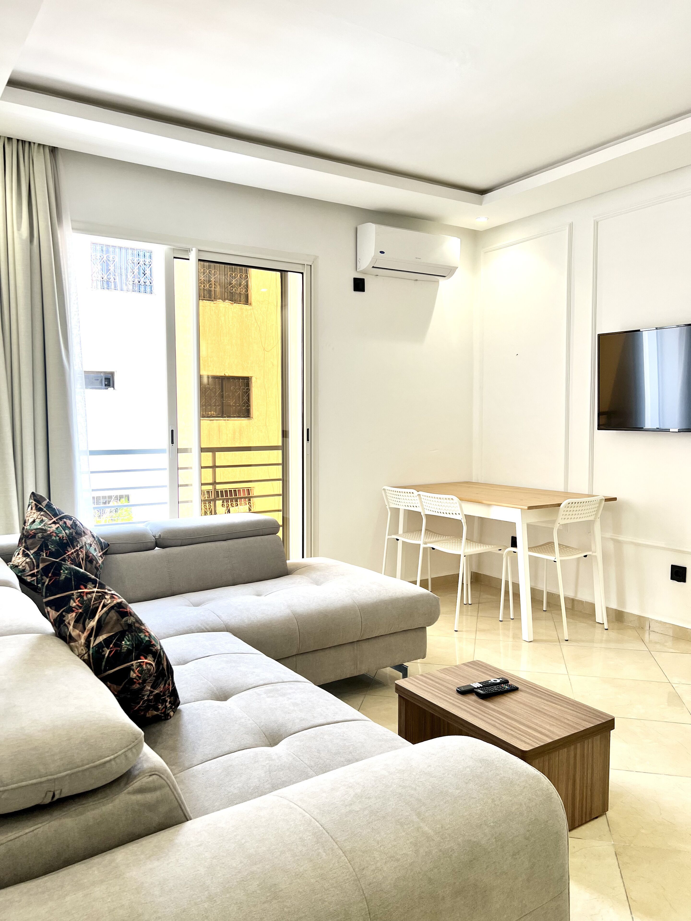 Design Penthouse | Living area | 43-inch Smart TV with cable channels