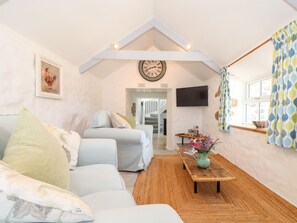 Living area - The Barn at Trevothen Farm (Helston)