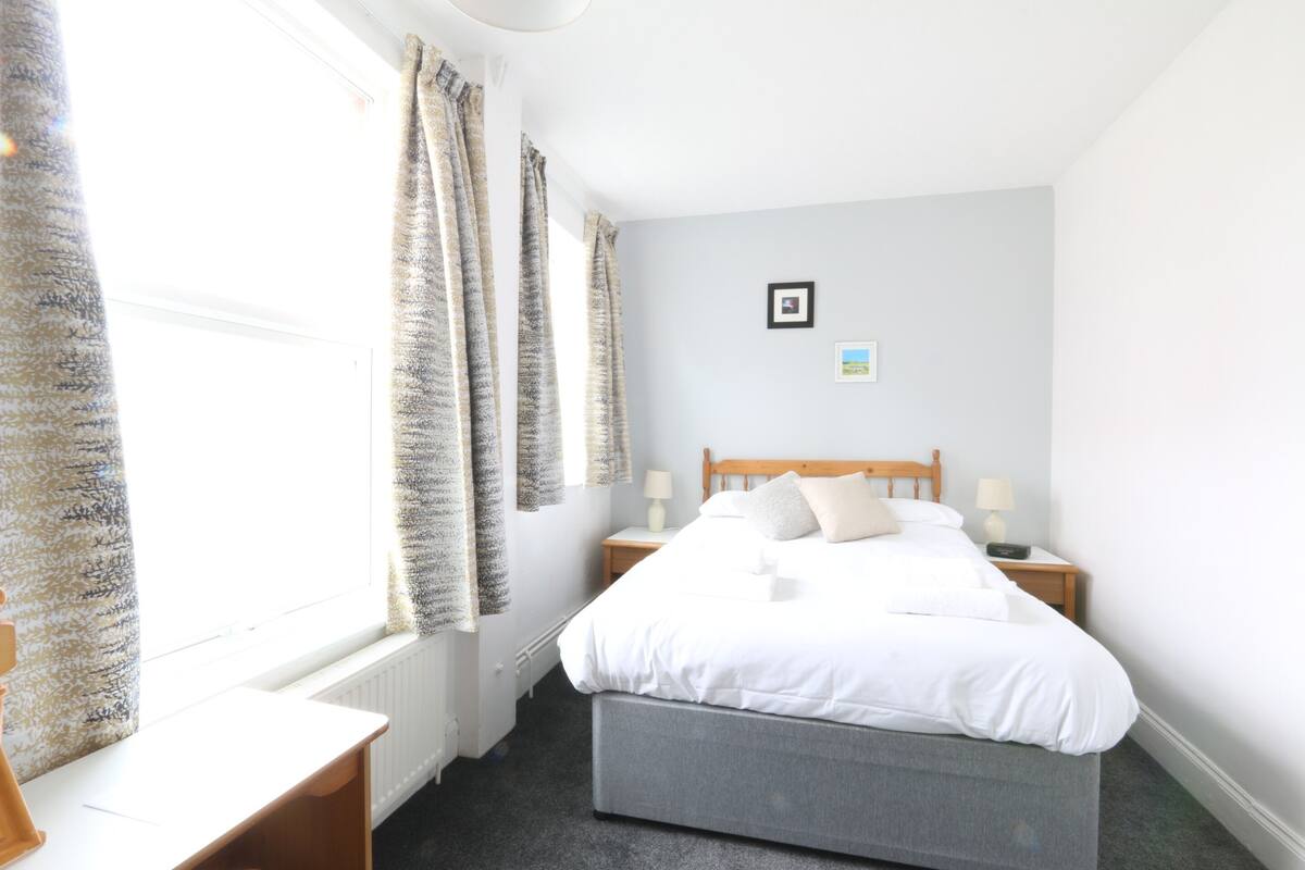 Chambre Double, salle de bains attenante