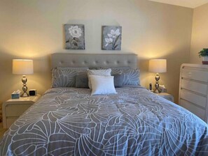 2 bedrooms, WiFi - Sunny Weather (One month or more) (Palm Springs)