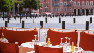 Ristorazione all'aperto
