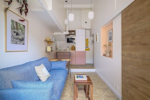 Books - One minute from Place Masséna,  fully equipped STUDIO with balcony (Nice)