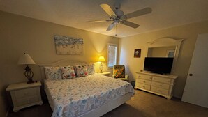 3 bedrooms, WiFi (free), bed sheets