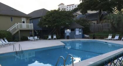 Mrytle Beach Family Cottage, off maison Dr, 2 blocks from beach, 3Bedroom, 2Bath