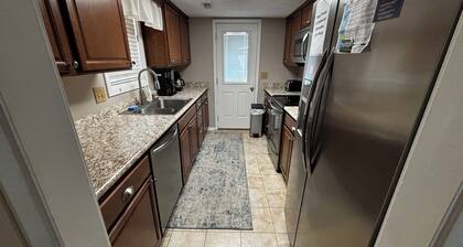 Mrytle Beach Family Cottage, off maison Dr, 2 blocks from beach, 3Bedroom, 2Bath