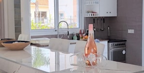 Microwave, oven, stovetop - Lambada villa in Protaras (Protaras)