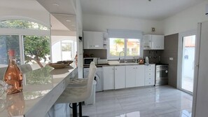 Microondas, horno y parrilla de estufa